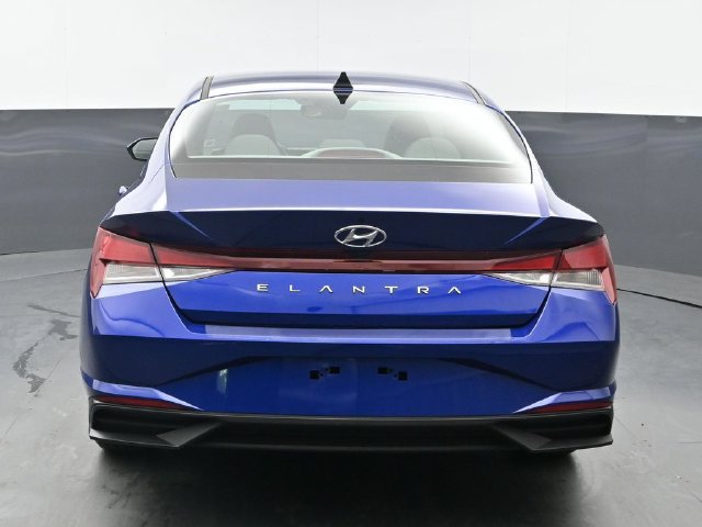 Used 2023 Hyundai Elantra SEL FWD image 4