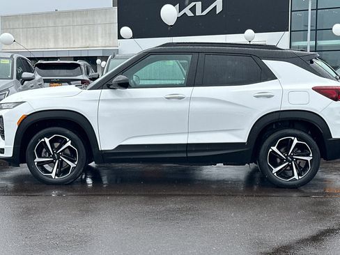 Used 2021 Chevrolet TrailBlazer RS w/ Sun and Liftgate Package image 7