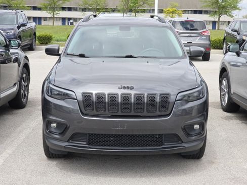 Used 2020 Jeep Cherokee Latitude Plus AWD/4WD image 3