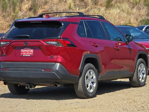 Used 2020 Toyota RAV4 LE w/ All Weather Liner Package AWD/4WD image 4