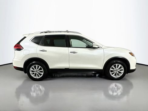 Used 2017 Nissan Rogue SV FWD image 9
