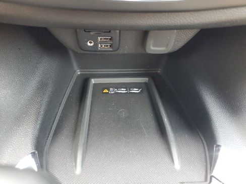 Used 2023 Chevrolet Traverse Premier FWD image 30