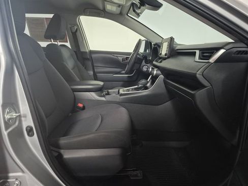 Certified 2020 Toyota RAV4 LE FWD image 30