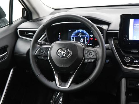 Used 2025 Toyota Corolla Cross XLE w/ Convenience Package AWD/4WD image 14