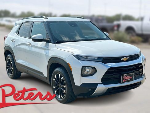 Used 2022 Chevrolet TrailBlazer LT AWD/4WD image 1