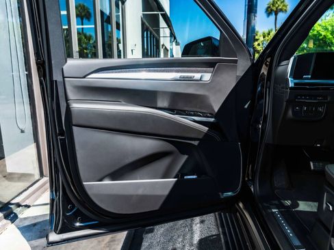 Used 2026 Cadillac Escalade ESV V w/ LPO, ONYX Package AWD/4WD image 18