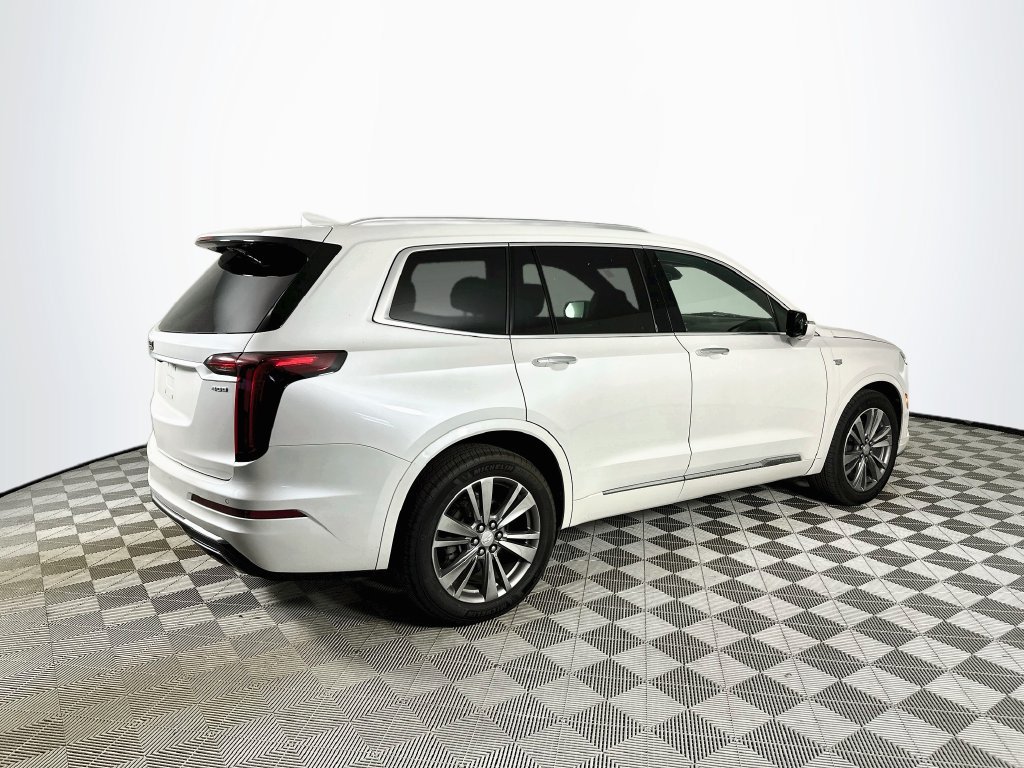 Used 2022 Cadillac XT6 Premium Luxury FWD image 7