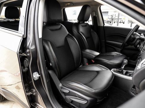 Used 2018 Jeep Compass Latitude image 42