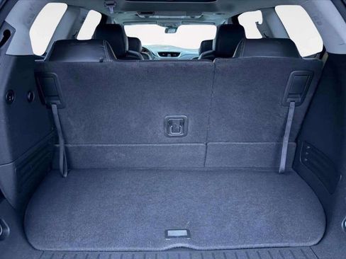 Used 2017 Chevrolet Traverse Premier image 29