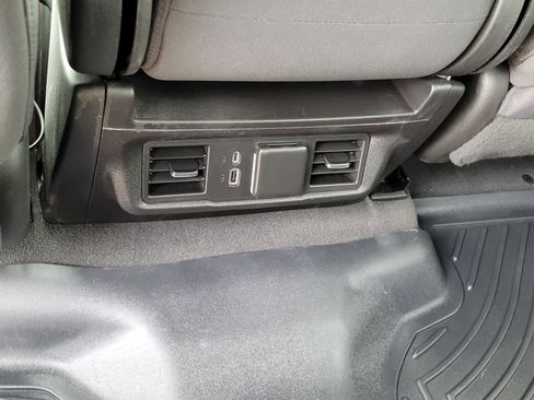 Used 2023 Chevrolet Silverado 1500 LT AWD/4WD image 17