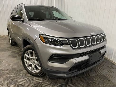 Used 2022 Jeep Compass Latitude w/ Sun and Sound Group image 10