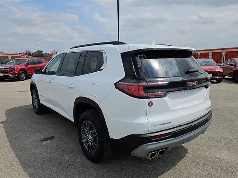 Certified 2026 GMC Acadia Elevation FWD image 3