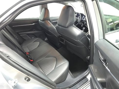 Used 2023 Toyota Camry SE image 17