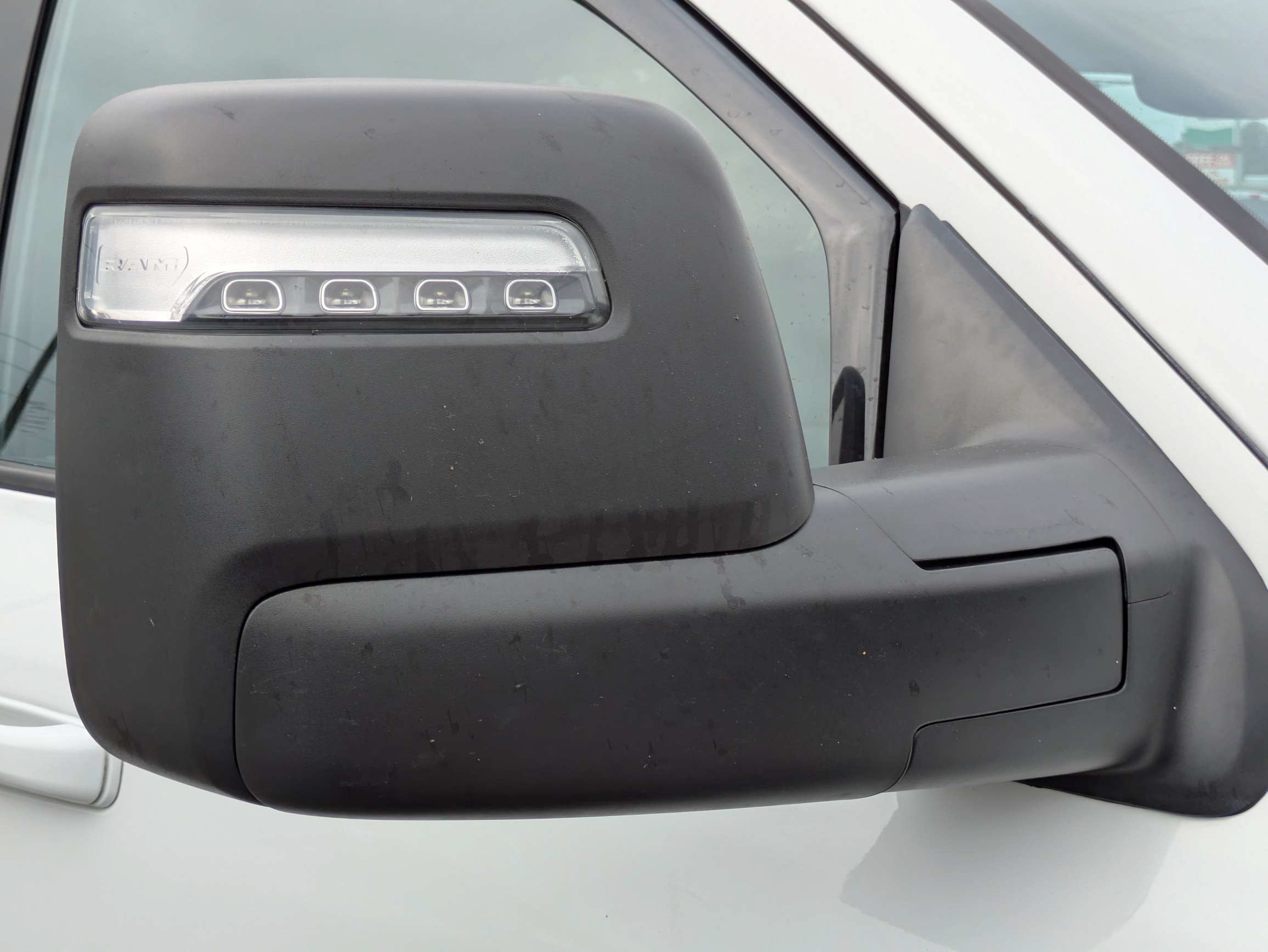 Used 2025 RAM 3500 Laramie AWD/4WD image 12