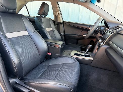 Used 2012 Toyota Camry SE FWD image 16