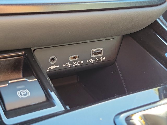Used 2025 Subaru Outback Wilderness AWD/4WD image 23