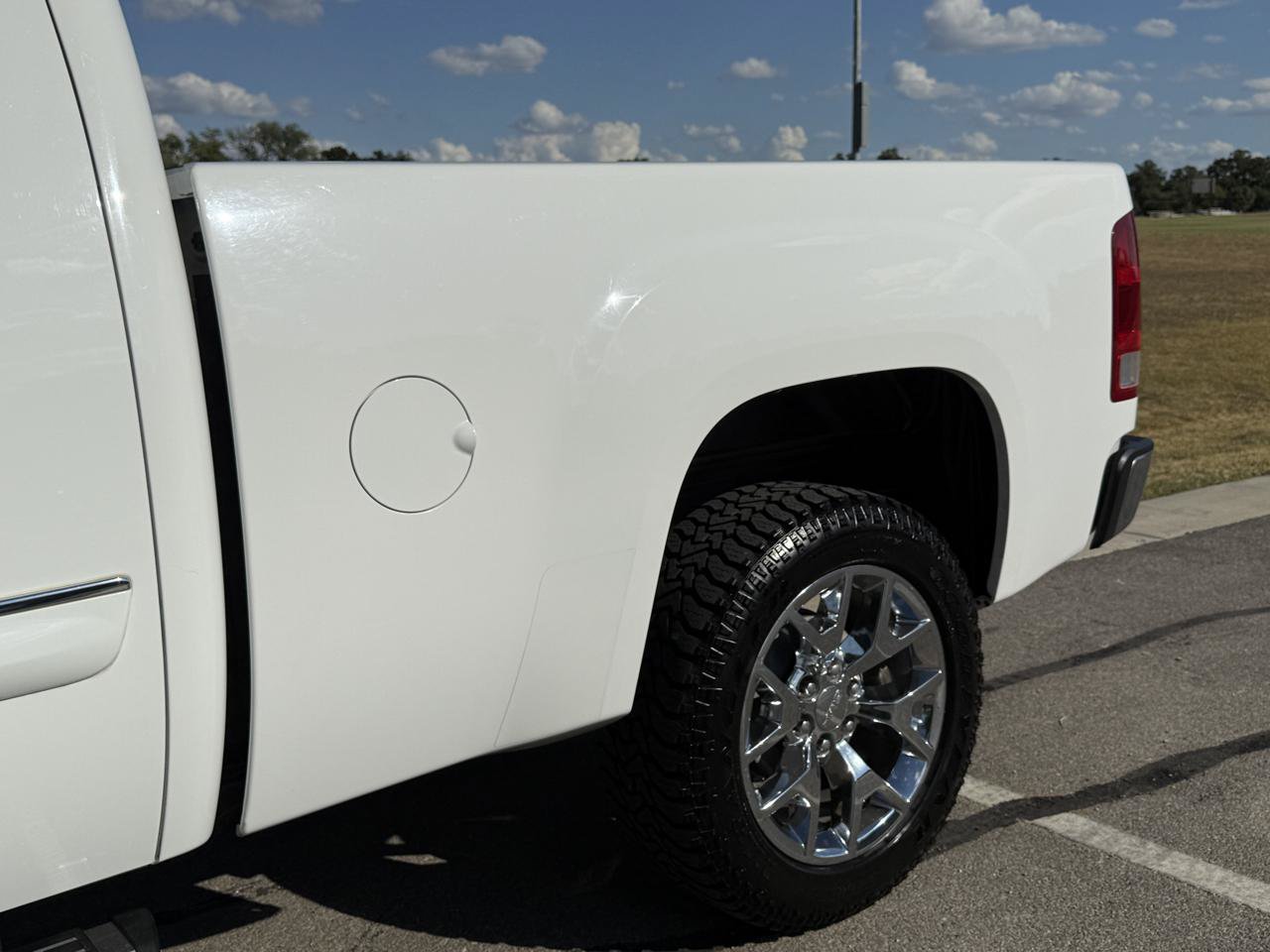 Used 2010 GMC Sierra 1500 SLE w/ Texas Edition RWD image 46