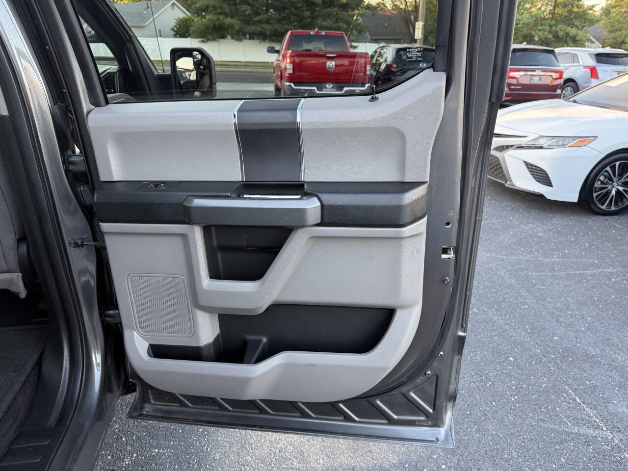 Used 2016 Ford F150 XLT w/ Trailer Tow Package AWD/4WD image 12