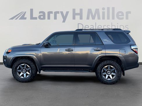 Used 2019 Toyota 4Runner TRD Off-Road image 2