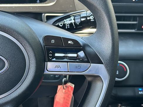 Used 2024 Hyundai Elantra SE FWD image 24