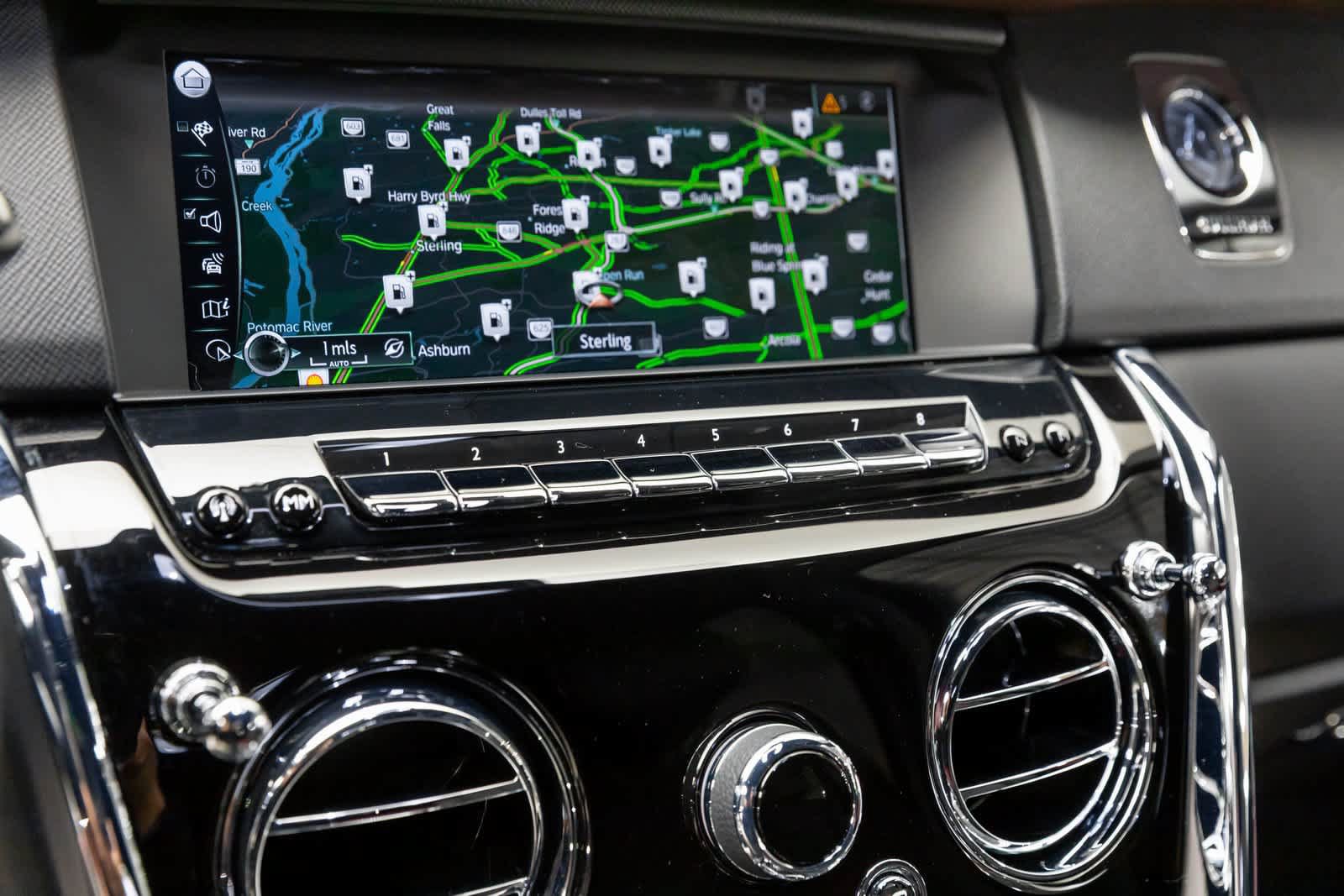 Certified 2022 Rolls-Royce Cullinan AWD/4WD image 24