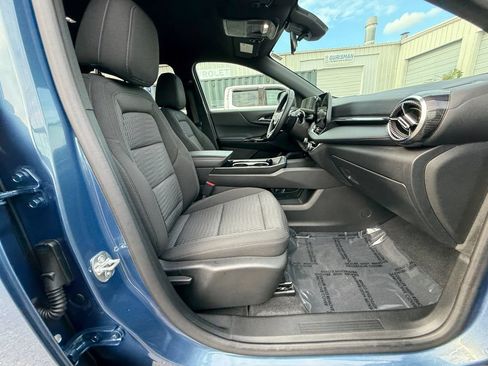 Used 2025 Chevrolet Equinox LT AWD/4WD image 25