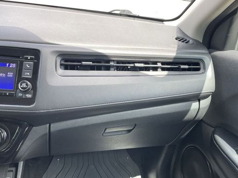 Used 2020 Honda HR-V LX image 16