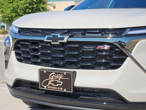 New 2026 Chevrolet Trax RS w/ Sunroof Package FWD image 7
