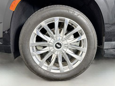 Used 2023 Cadillac Escalade Premium Luxury image 35