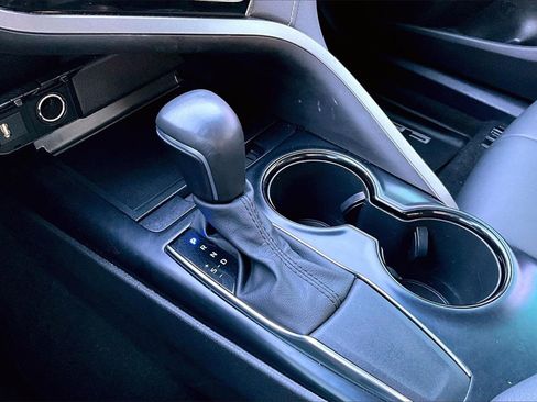 Used 2020 Toyota Camry SE image 27