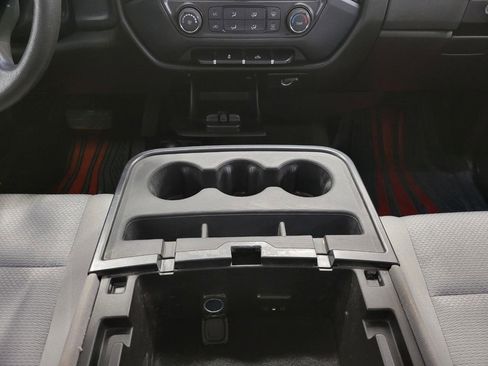Used 2017 Chevrolet Silverado 1500 Custom w/ Custom Convenience Package AWD/4WD image 17