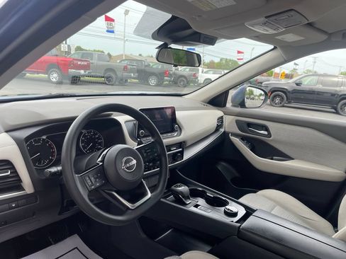 Used 2022 Nissan Rogue SV AWD/4WD image 16