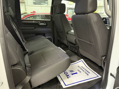 Used 2024 Chevrolet Silverado 2500 LT image 26