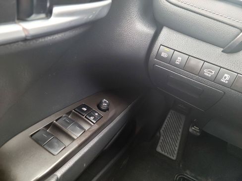 Used 2023 Toyota Camry SE FWD image 12