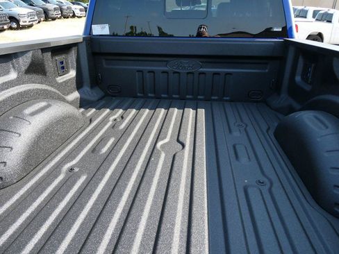 New 2026 Ford F250 Lariat w/ Black Appearance Package AWD/4WD image 7
