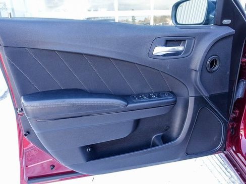 Used 2019 Dodge Charger SXT w/ Blacktop Package image 18