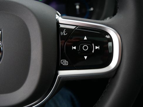 Certified 2023 Volvo XC60 T8 Plus w/ Protection Package Premier image 20