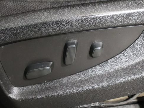 Used 2018 Chevrolet Tahoe 4WD image 17
