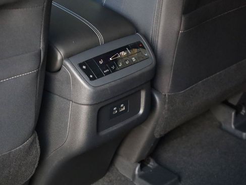 Used 2024 Nissan Pathfinder SV w/ Lighting Package (N92) FWD image 18