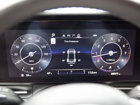 Used 2023 Kia Carnival SX Prestige FWD image 12