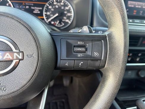 Used 2023 Nissan Rogue S FWD image 8