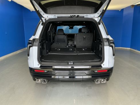New 2026 Chevrolet Traverse High Country w/ LPO, Floor Liner Package AWD/4WD image 29