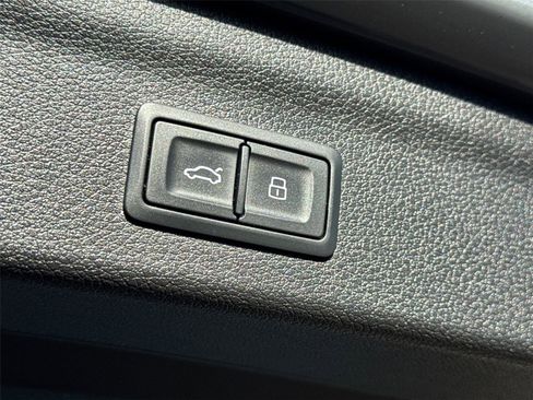 Used 2020 Audi Q3 2.0T Premium Plus w/ Premium Plus Package AWD/4WD image 10