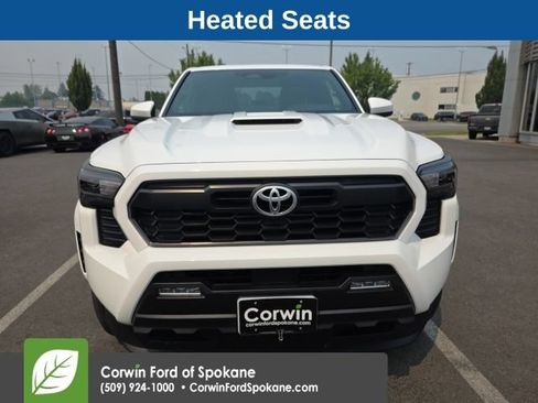Used 2024 Toyota Tacoma TRD Sport AWD/4WD image 3