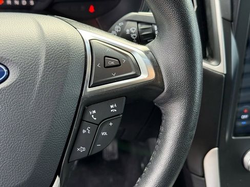 Used 2024 Ford Edge SEL image 21