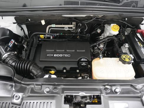 Used 2020 Chevrolet Trax LT w/ LT Convenience Package image 25