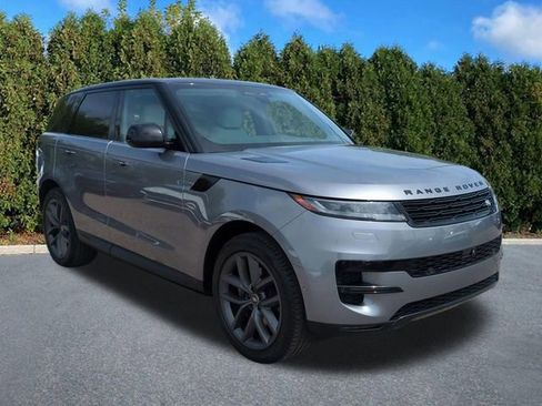 Used 2024 Land Rover Range Rover Sport SE AWD/4WD image 3