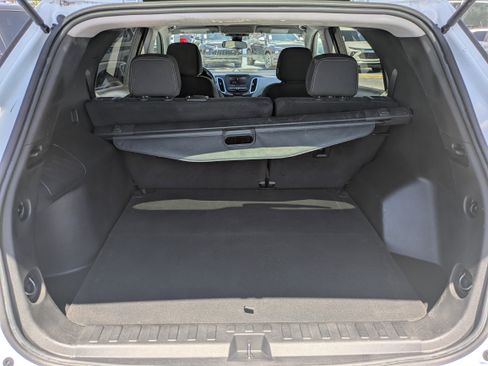 Used 2023 Chevrolet Equinox LS image 7