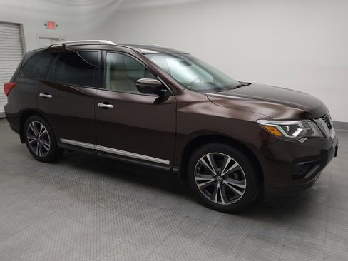 Used 2019 Nissan Pathfinder Platinum image 11