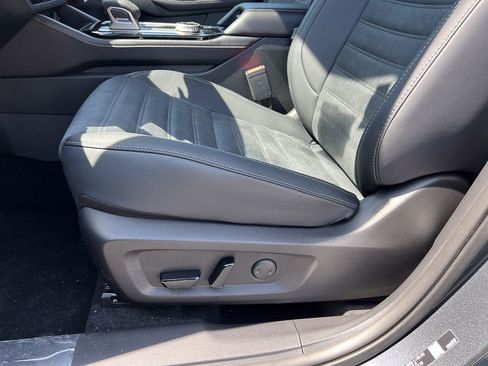 New 2026 Mitsubishi Outlander SE image 19